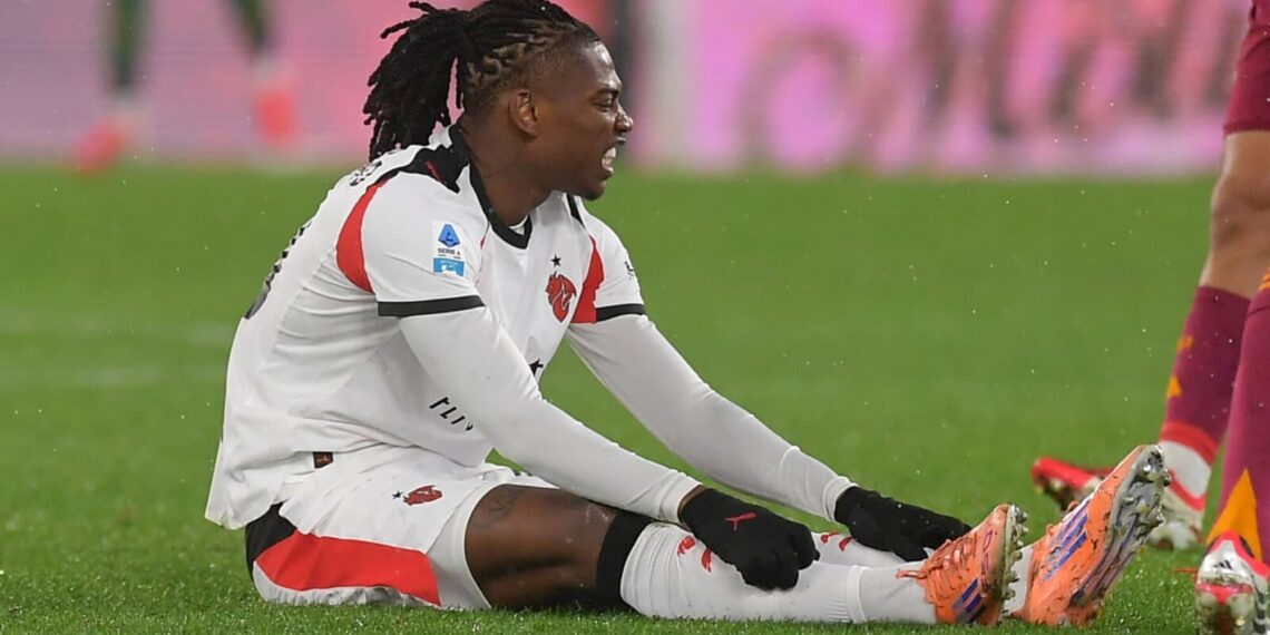 Milan, Allegri in ansia per Leao: il rischio pubalgia e quel freno da lasciare tirato. Cosa filtra 