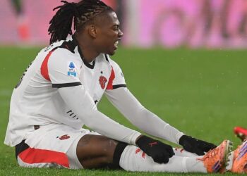 Milan, Allegri in ansia per Leao: il rischio pubalgia e quel freno da lasciare tirato. Cosa filtra 