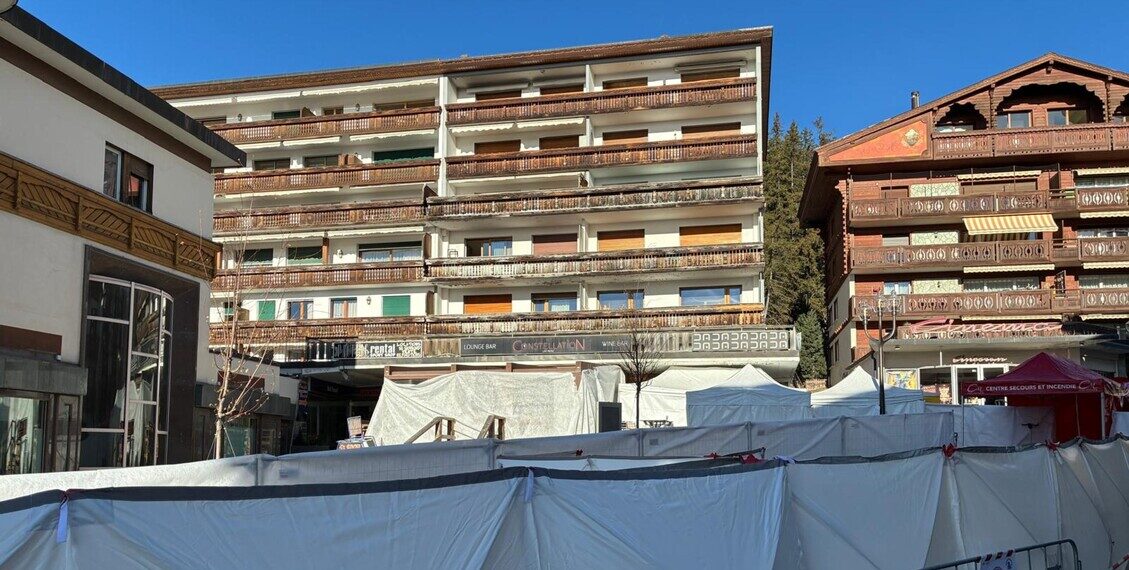 Crans-Montana, al Tg1 le immagini di un incendio a un altro locale dei Moretti