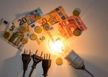 Prezzo dell’energia elettrica volatile per tutto l’anno, quanto pagheremo nel 2026