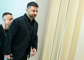 Ucraina-Russia-Usa, oggi vertice trilaterale negli Emirati. Zelensky: “Nodo Donbass resta”
