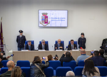 Omicidio a Rogoredo, l’agente: ‘Messinscena pistola per paura delle conseguenze’