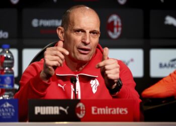 Allegri, stoccata a Fabregas e arbitri: “Bisogna essere educati e imparare dagli errori…”