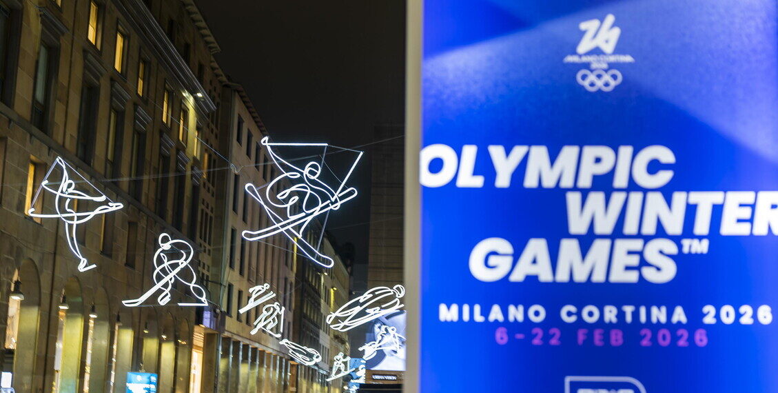 Milano Cortina: la fiamma delle Paralimpiadi arriva in piazza Duomo a Milano