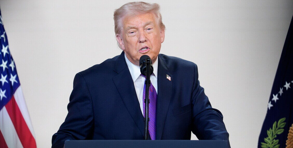 Trump, dazi fino al 25% per chi importa petrolio dall’Iran