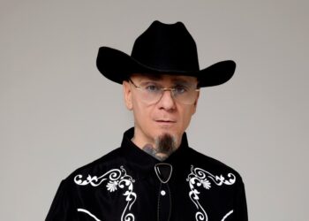 J-Ax esplosivo a Sanremo, strali contro Ice, Trump e Governo