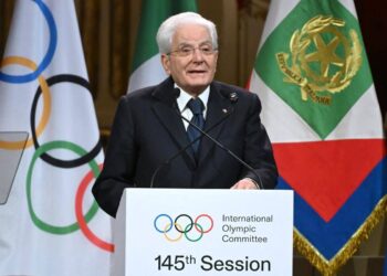 Milano Cortina, Mattarella: “Olimpiadi evento universale, chiediamo rispetto tregua olimpica”