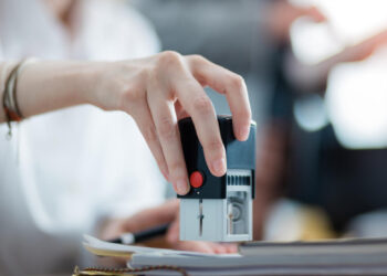 Burocrazia lenta e imprese ferme, servono 200 giorni per un permesso edile