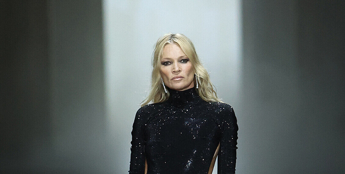 Kate Moss chiude la sfilata di Gucci, la prima di Demna