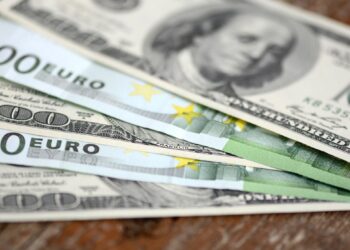 Dollaro USA: status di valuta di riserva a rischio?
