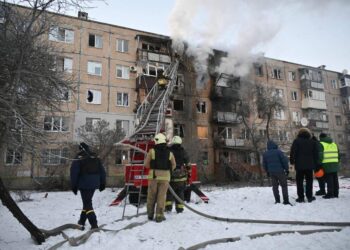 Ucraina, Zelensky: “Cambieremo difesa aerea”. Aut aut Russia sui negoziati: “Garanzie di sicurezza o niente accordo”