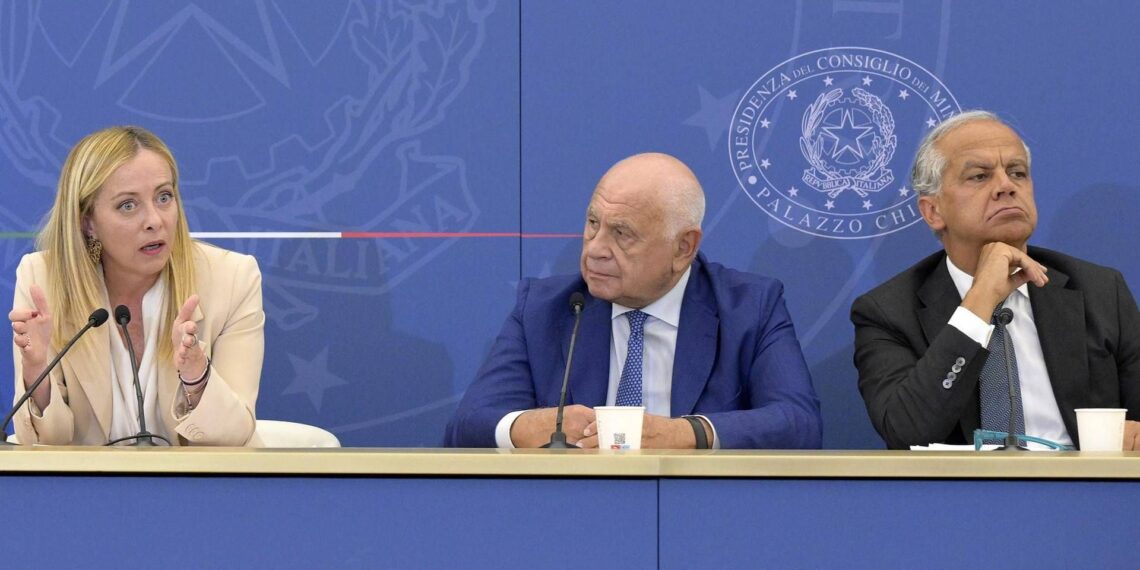 Sicurezza, ok del governo alle misure. Meloni: “Lo Stato non gira la testa”, Nordio: “Evitare il ritorno delle Br”