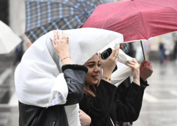 A Milano allerta meteo per vento forte, domani chiusi i parchi