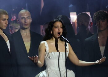 Rosalía si ferma al Forum, concerto interrotto per un malore