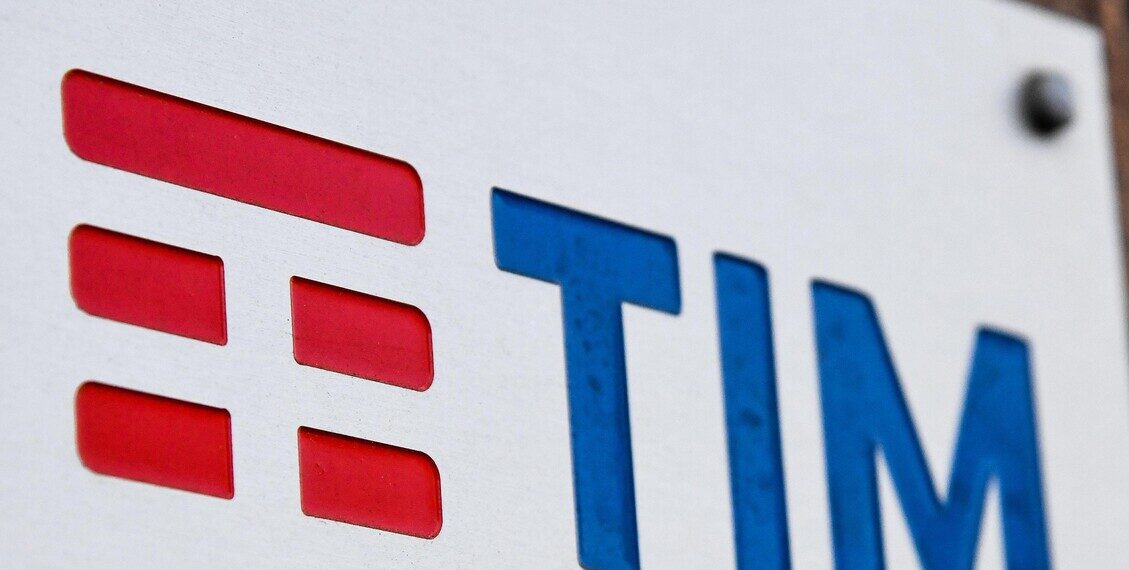 Tim torna in utile nel 2025 per 519 milioni
