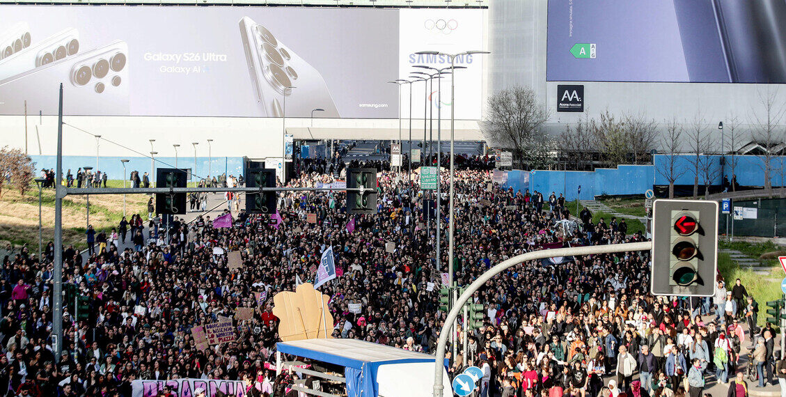 8 marzo: 10mila a Milano in corteo contro guerra e patriarcato