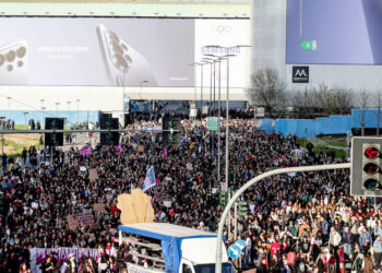 8 marzo: 10mila a Milano in corteo contro guerra e patriarcato