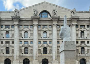 Borsa, Piazza Affari ‘brucia’ oltre 17 mld, il mercato alla prova del conflitto in Iran