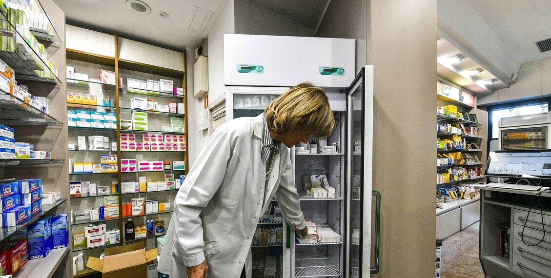 Per potenziare le vaccinazioni la Lombardia guarda anche alle farmacie