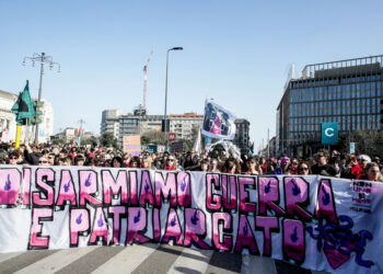 Il grido delle donne in piazza, ‘Stop a guerra e patriarcato’