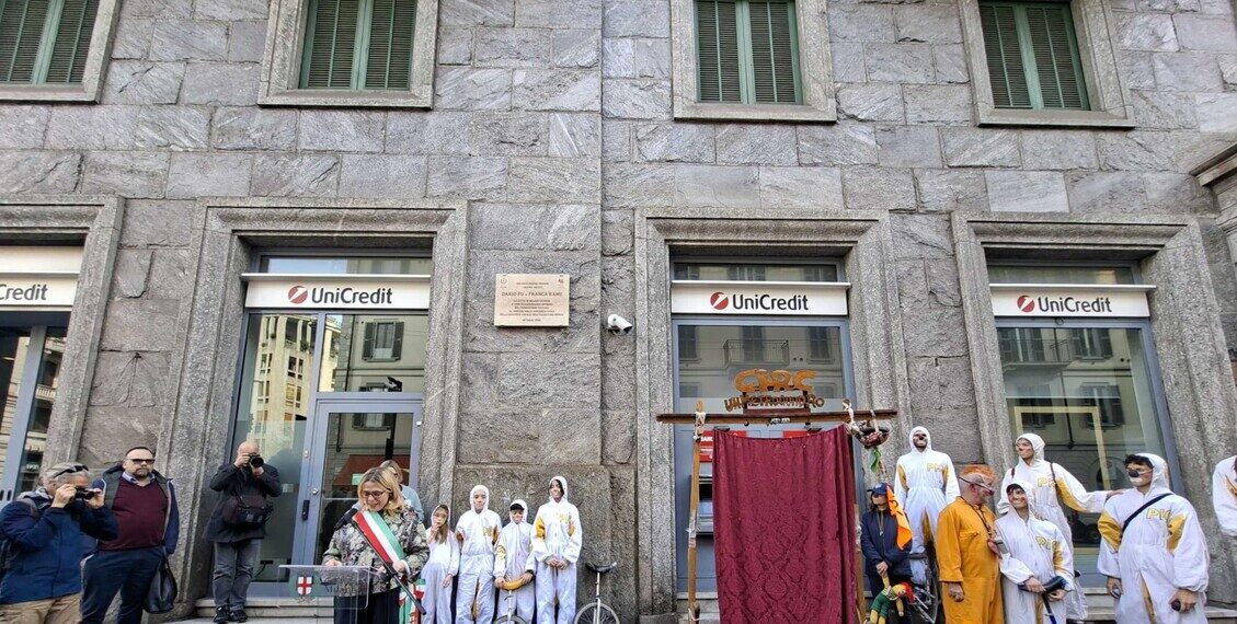 A Milano scoperta una targa per Dario Fo e Franca Rame