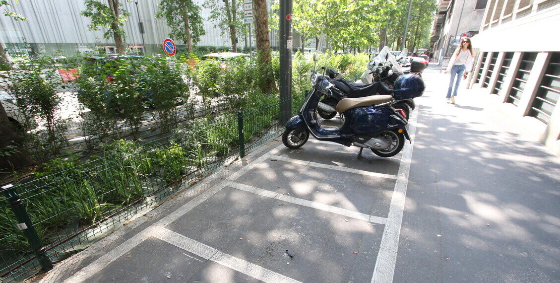 L’agente che ha colpito a manganellate una trans, ‘è stato uno sbaglio’