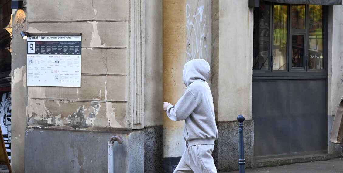 Picchiarono e accoltellarono uno studente a Milano, ‘a processo immediato’