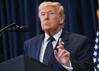 Iran, Trump: “La guerra finirà presto. Colpiremo duro se Teheran blocca petrolio”
