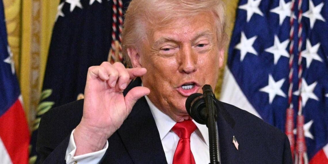 Iran, gli Usa attaccano l’isola di Kharg. Trump: “La Marina scorterà le petroliere”